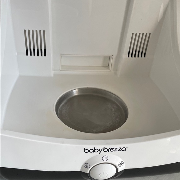 Baby Brezza Black and White Sterilizer - Picture 6 of 10